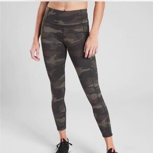 Athleta Camo High-Waisted athletic Leggings size XL